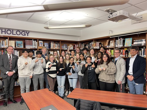 The ż High School literary magazine was recognized by DePaul University.